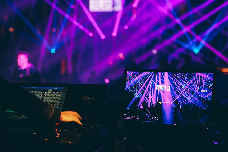 Choosing the Right Screen Rental for Your Conference